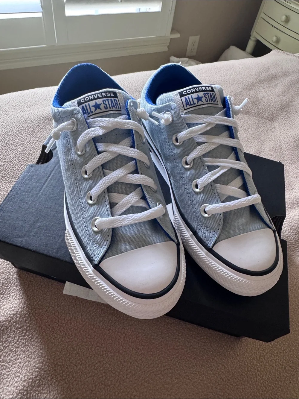 NEW Converse All-Star Street Ox Low-Top sneakers - Lt Blue/White, Youth Size 2